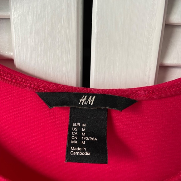 Red dress H&M - Picture 2 of 4